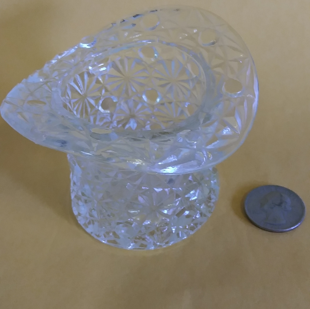 Cut crystal top hat.